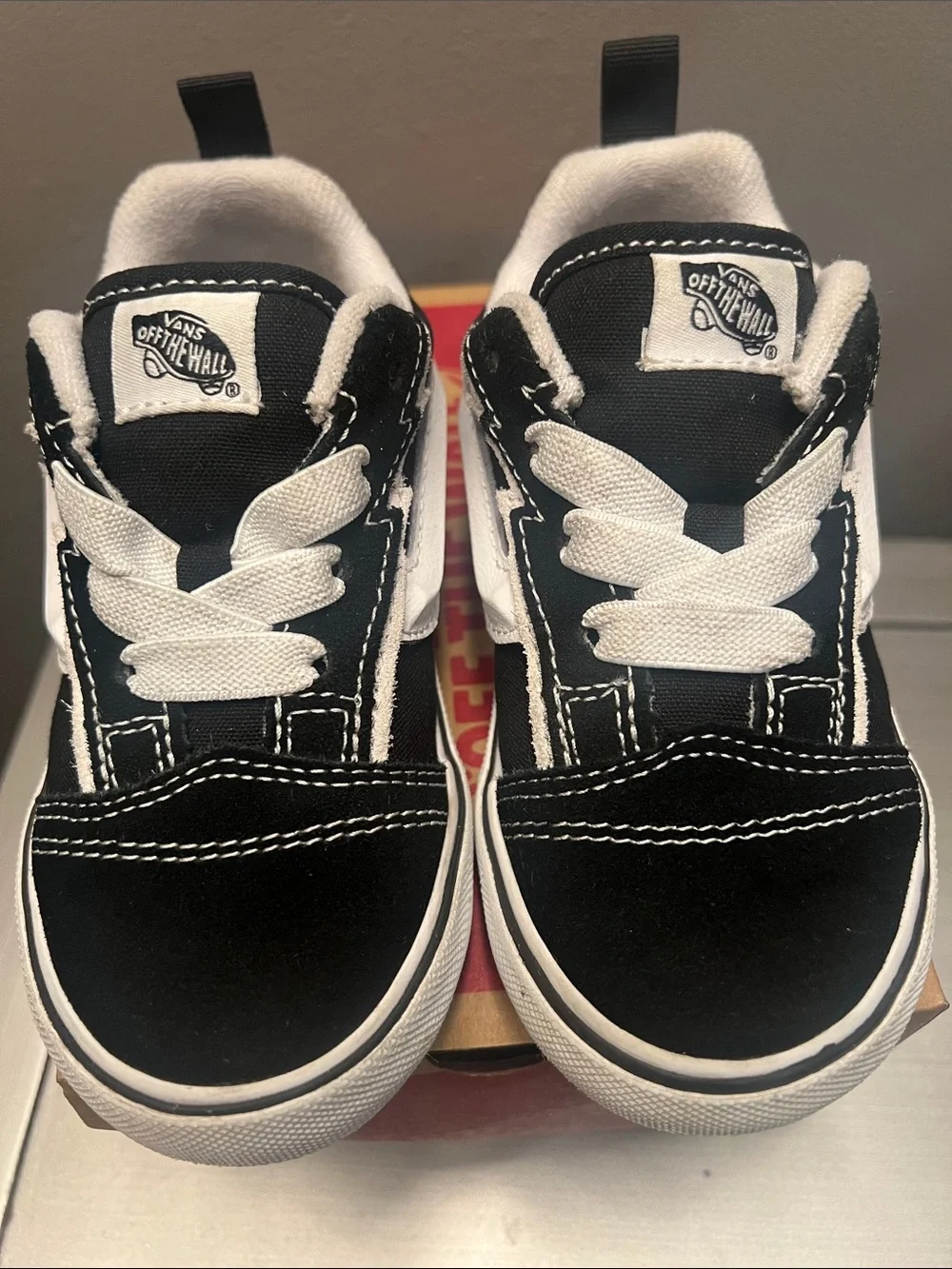 Vans Knu Skool Elastic Lace Bolt. Black and white. Toddler size 10